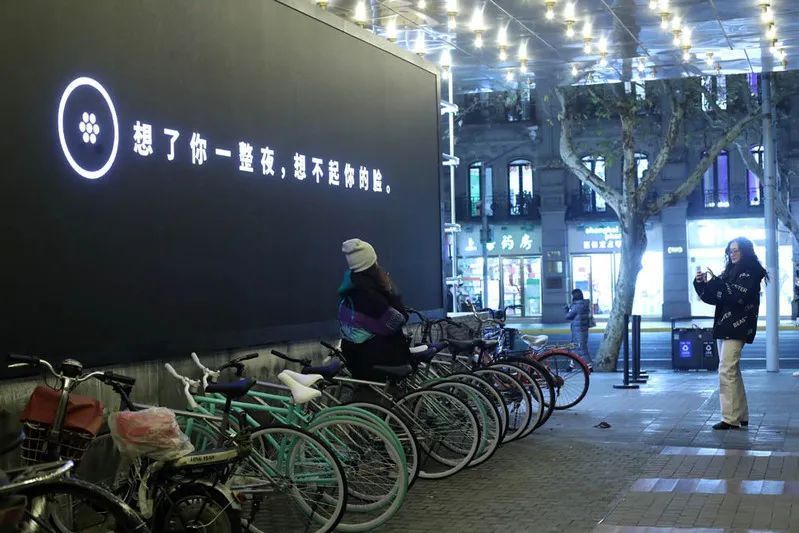 面店|这家面馆突然火了!一碗速食面卖57元?两个人一起还不能吃?