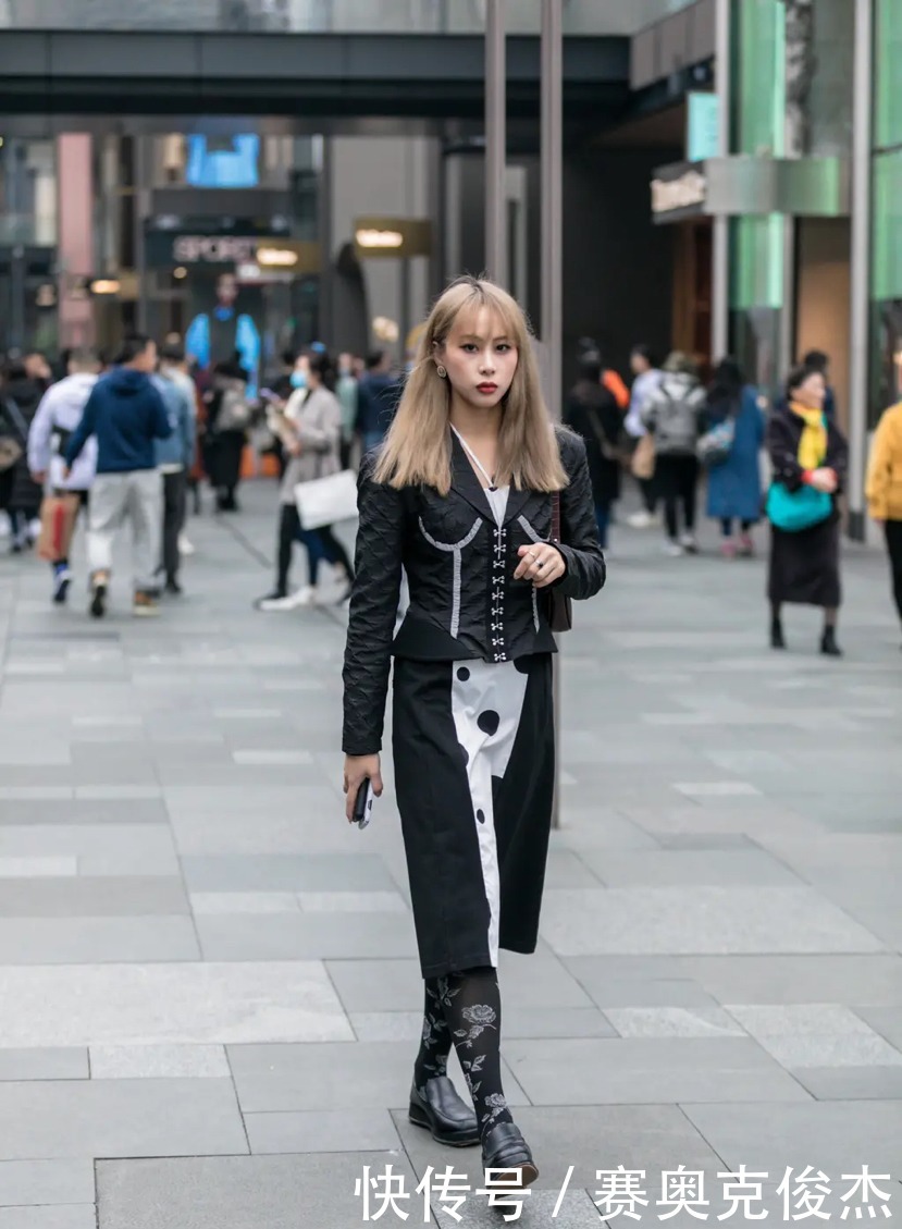 高贵|冬天里的高贵搭配,没有一件风衣可不行