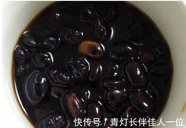 食物|黑豆加上醋,不是黑暗料理,是对身体有几种改善的简单食物