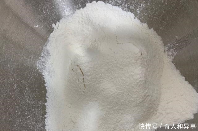 糖粉|简单几步，教你在家做曲奇饼干，甜而不腻，超酥脆，特别解馋！