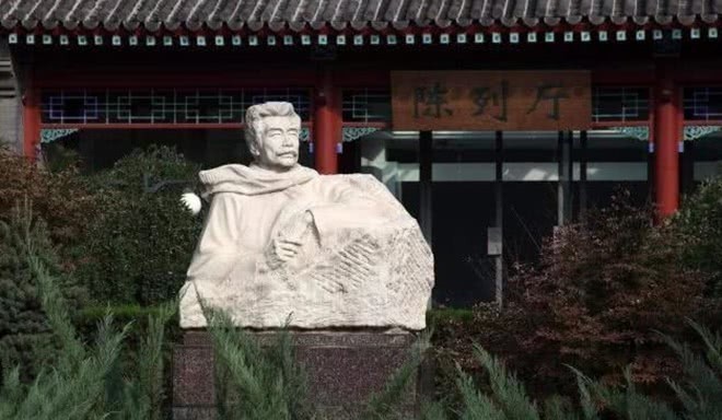  鲁迅的少年玩伴“闰土”晚年生活凄苦，其后代华丽转身！