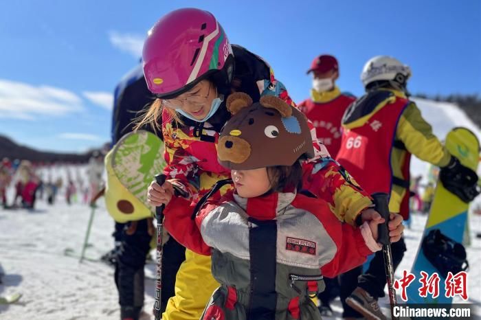 会场|湖北神农架：冰雪运动解决旅游季节平衡问题