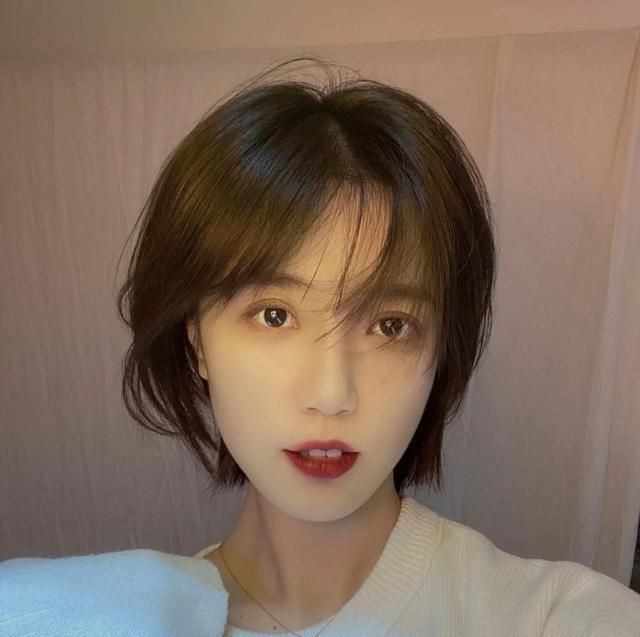 有这4个特点的女生,短发颜值更高!别再一味的选择长发,土挫圆