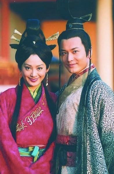 黄晓明暴瘦后仍坚持减肥,1碗面只吃1根,惹宁静嫌弃连称有点作