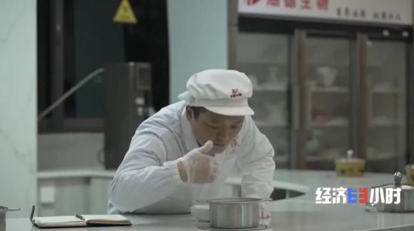 火锅底料|牛！重庆火锅底料比火锅挣钱？年营收近500亿元