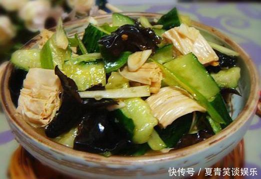 营养|凉拌黄瓜这样吃,教你搭配这两样菜,营养美味很入味,一盘不够吃