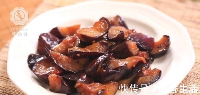 入味|炒茄子,试试把酱油换成“它”,茄子不黑、不油,更入味!