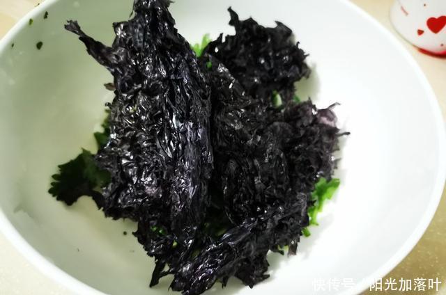 荠菜馄饨|这道美食我家经常做,做一次能吃好几顿,简单方便又美味!