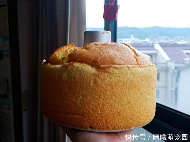 戚风蛋糕|原来酸奶做蛋糕超好吃,比嫩豆腐还嫩,做法太简单