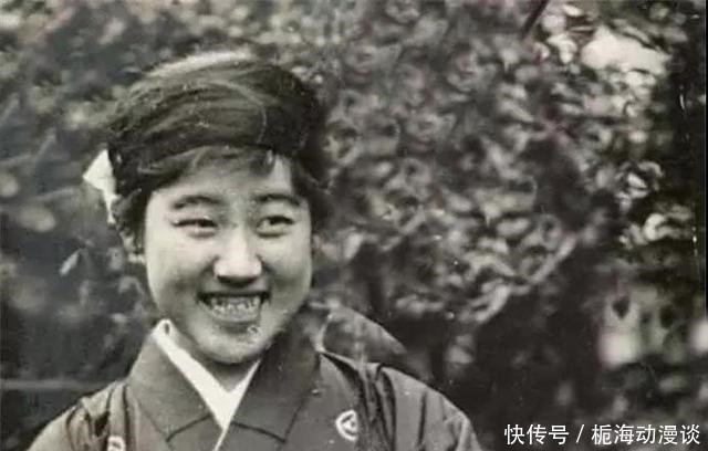 婉容|老照片：图1骑在国舅爷身上的溥仪，图6和孩子在玩荡秋千的婉容