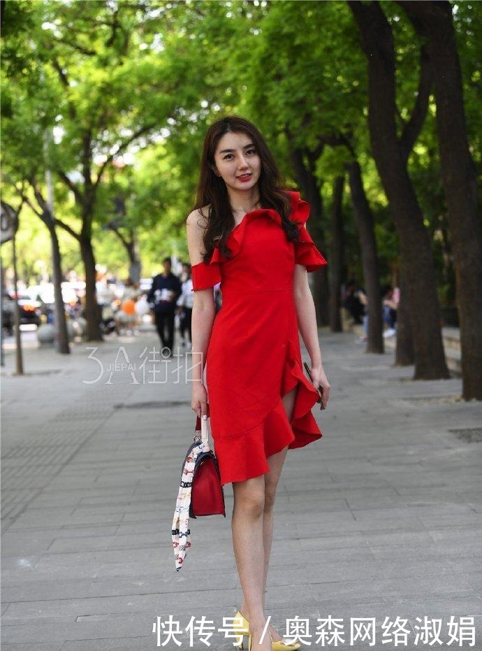 搞定|街拍:好看的红色连衣裙,搞定男神就靠它了!