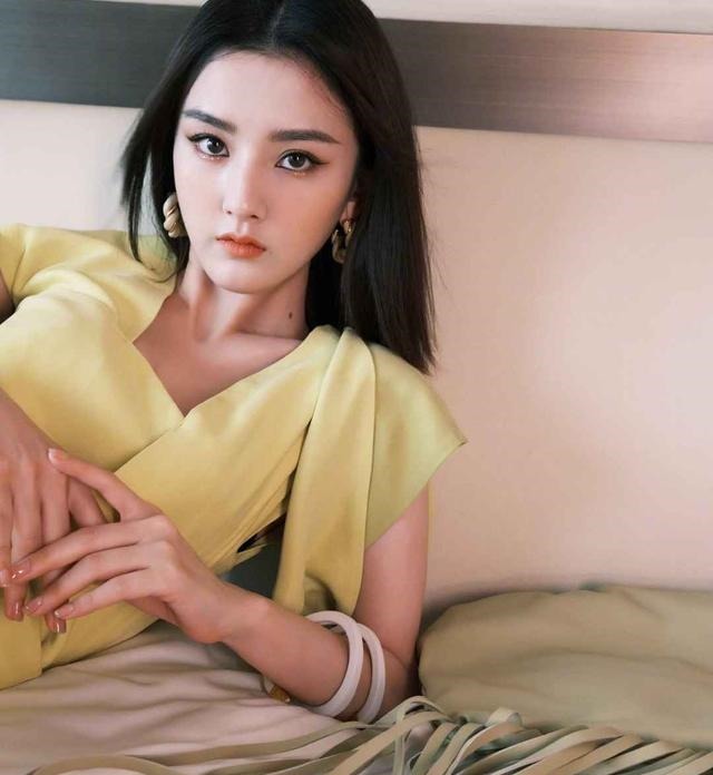 大长腿|儿童卡通动画:沃尔夫被一群牙齿嘲笑,想要逃离这个地方