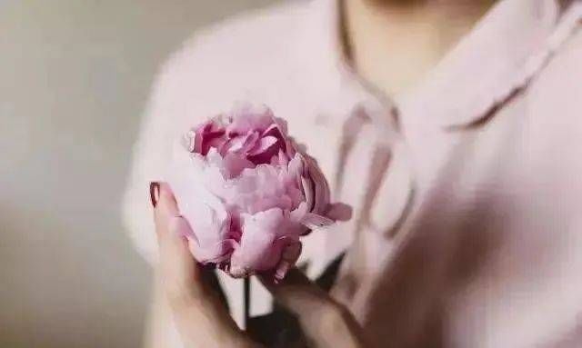 分泌物|29岁女子,查出宫颈癌晚期,家属病床前痛哭,无奈放弃治疗!