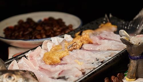  含义是指|糖友一口肉碰不得？医生提醒：记住4个数字，可放心吃肉