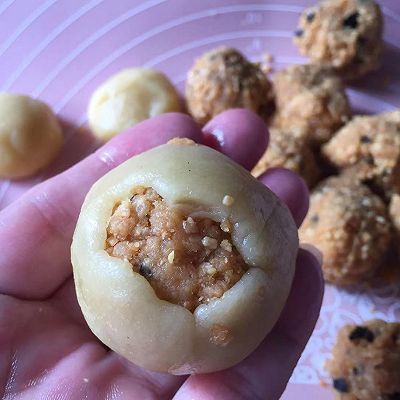 麻辣花生|麻辣花生肉松月饼