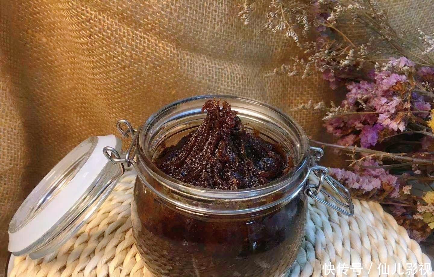 冬天女人手脚冰凉就喝它,每天一杯,驱寒又暖胃,做一次喝一个月