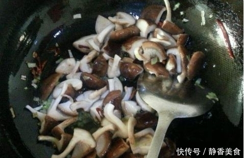 腥味|炒香菇需要焯水吗?10人7人不懂,难怪香菇没味道,腥味大不好吃