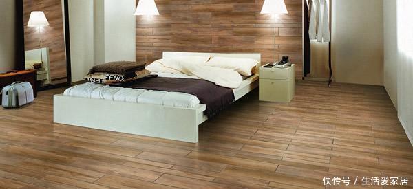 地板|头一次见有人家里铺这种地板,不得不感叹聪明,省钱实用又漂亮