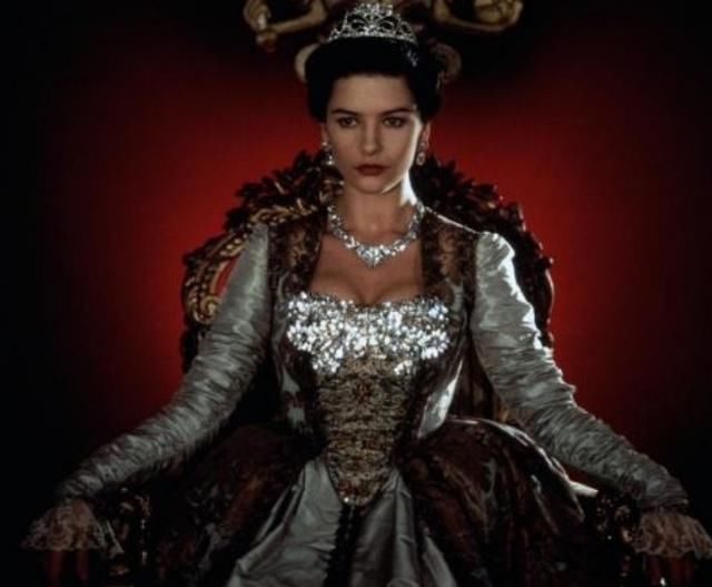 珠宝的集散地自古都是皇室,真正让人瞠目结舌,每件首饰价值连城