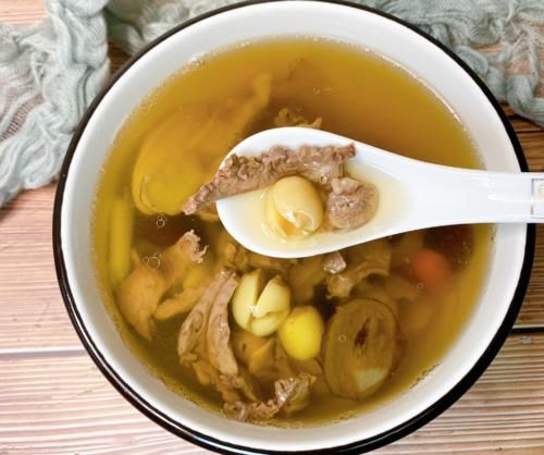 简单|冬季进补,少吃猪肉多喝此汤,简单易学,气血足了,脸色更红润