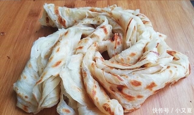 简单|一碗面粉,开水一烫,简单搅一搅,柔软筋道,放凉不会硬,太好吃