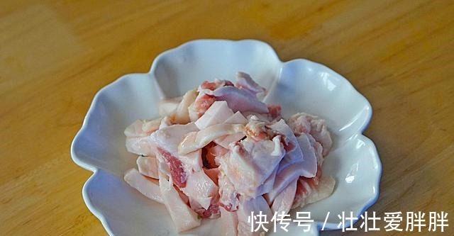 青菜|三伏天,这包子味道太香了,皮薄馅多又营养,一口一个真解馋!