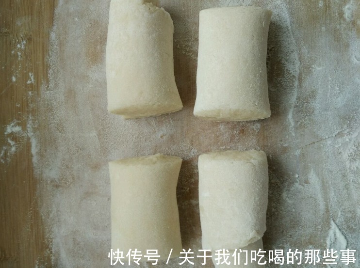 做烙饼时别用冷水和面,学会2个技巧,烙饼柔软筋道,放凉也不硬