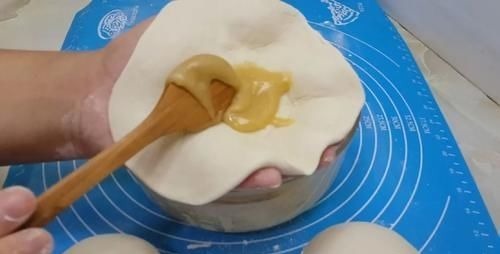 面粉又出神奇做法，不发面不烫面，外焦里软又空心，吃过念念不忘