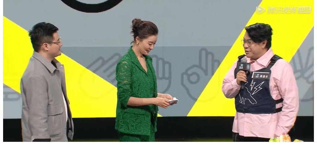 《導演請就位》最新一期，蔡康永是故意輸?shù)模蛴?個