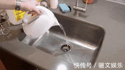 水壶|电热水壶插一根牙签太厉害了,一年能省下好多钱,告诉家里人学学