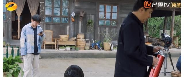 黄磊|《向往5》当梁靖康做客蘑菇屋时有谁注意黄磊彭昱畅反应？太真实
