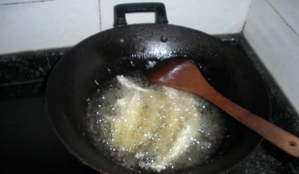 钓白条鱼真是累人，用我分享的方法，只要你下钩，它就在那等你