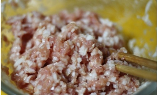 这个季节蒸包子,最爱用它做馅