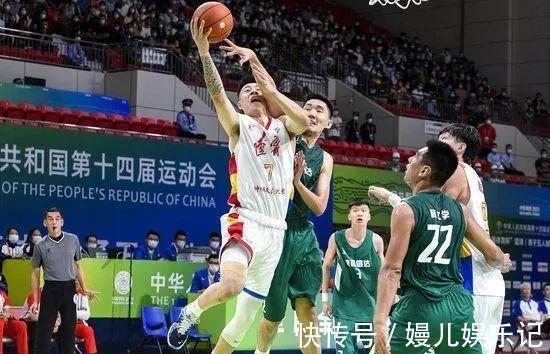nb第一场就爆!又扣又帽!打崩NBA落选秀!他真是中国男篮的未来