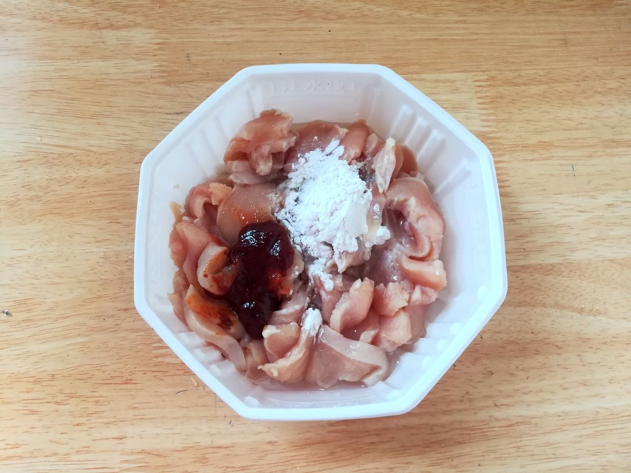 冬天吃山药白菜,都不如多吃它,我家每年囤一箱,炒菜炖肉都好吃