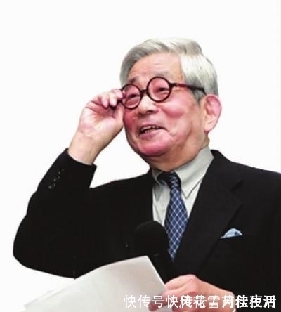 接地气!莫言游母校,90岁恩师送首打油诗,他当场回诗一首,水平高下立判