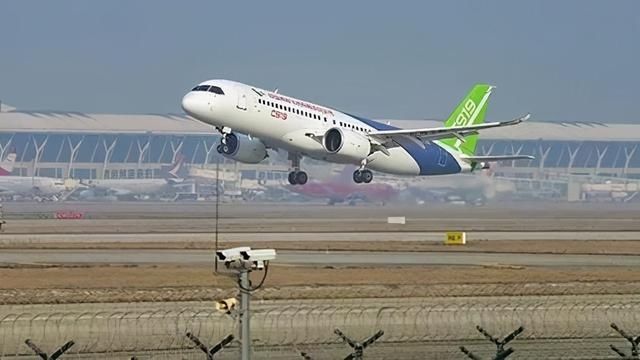 叮咚！C919全球首单来了，回顾国产大飞机成长关键点