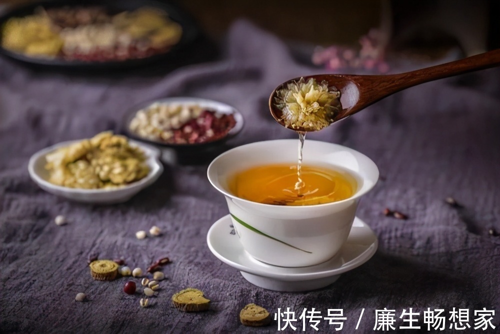 尿液|肝有问题，“下半身”会有3个症状，若是还没有，说明肝还不错