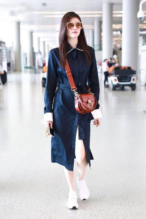 仙女裙+运动鞋=今年最潮穿法，不挑年纪不挑身材，谁穿谁好看