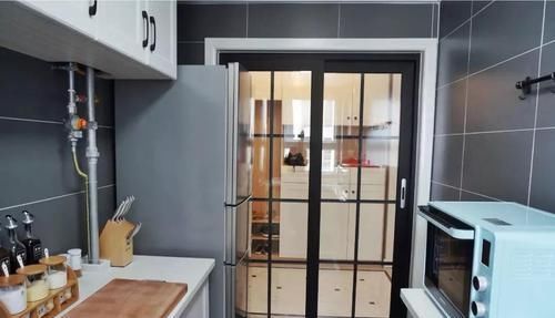 厨房|为什么有钱人厨房不装推拉门头次见这种设计,后悔我家选错了