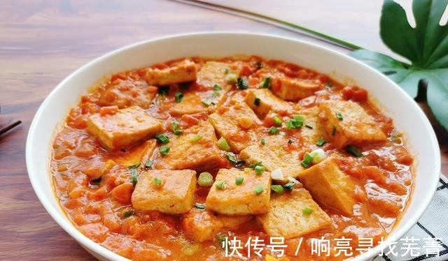 蛋黄泥|最近爱上豆腐这么吃,加2样食材,绵软酥沙还入味,一盘能下2碗饭!