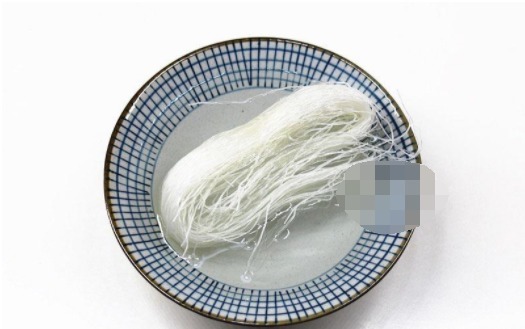 蒸着吃的花蛤更鲜美,几块钱一大盘,夏天就爱这口