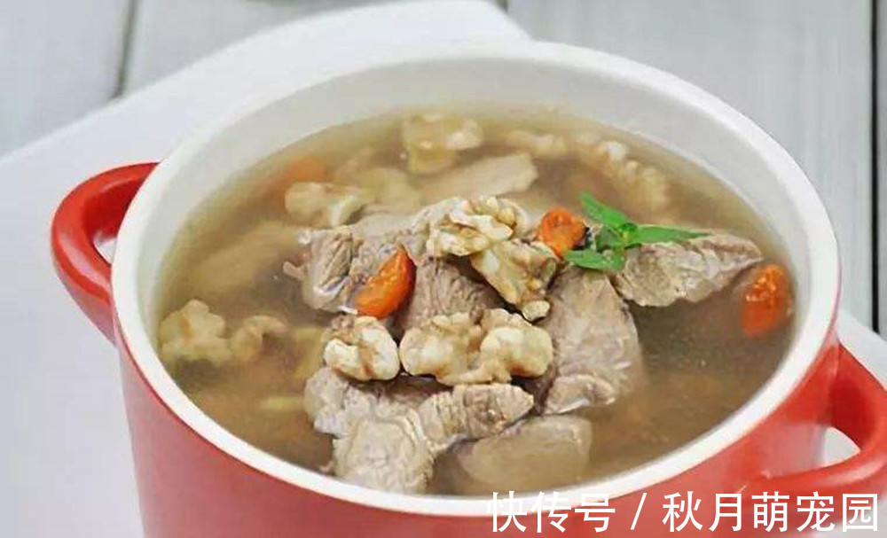 母乳喂养|母乳过稀是没营养吗?宝妈偷喂被婆婆嫌弃,两大类奶水要分清