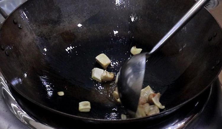 想吃杂酱面不用下馆子了，厨师长教你在家做烧杂酱，方法简单易学