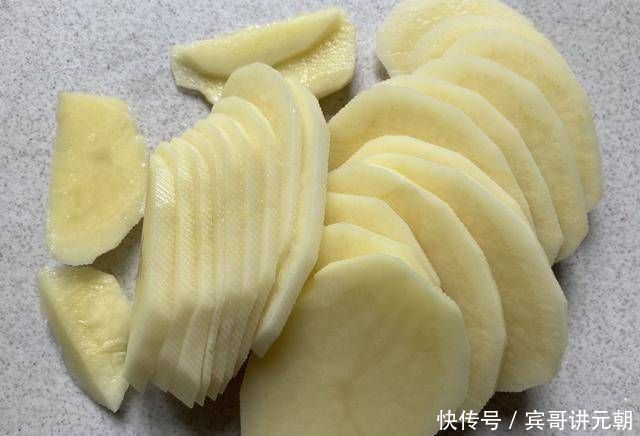 自从学会了土豆的新吃法,每周十斤不够吃,做法简单,内软外脆