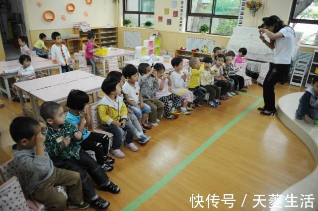 小安|为省心：爸妈让儿子上全托，一个月才回家一次，孩子却变了样