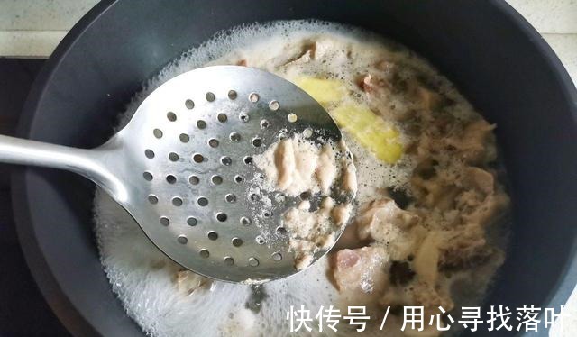美味|玉米山药排骨汤,做法简单,美味营养!