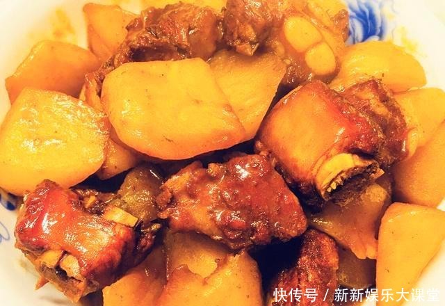 这菜,三天不吃就会馋,焖一焖,香到舔盘子,儿子一口一块停不下