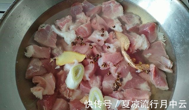 养人|秋季，少吃土豆多吃它，买来加猪肉红烧一锅，香喷喷的真馋人！