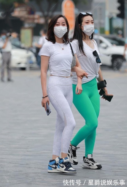 示范 同色系的瑜伽裤穿搭示范,简单大方又高级,助你秀出靓丽身姿